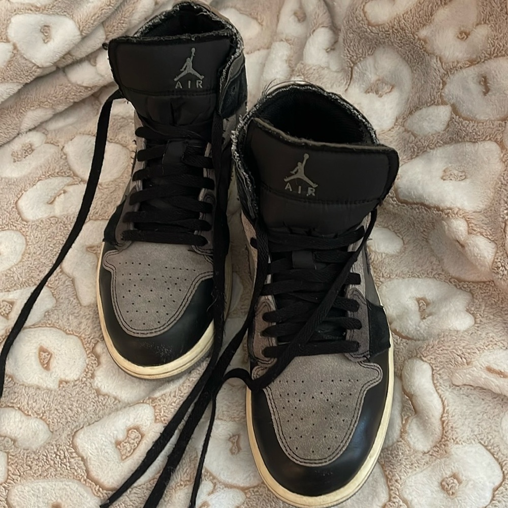 Air Jordan 1 Mid SE Craft